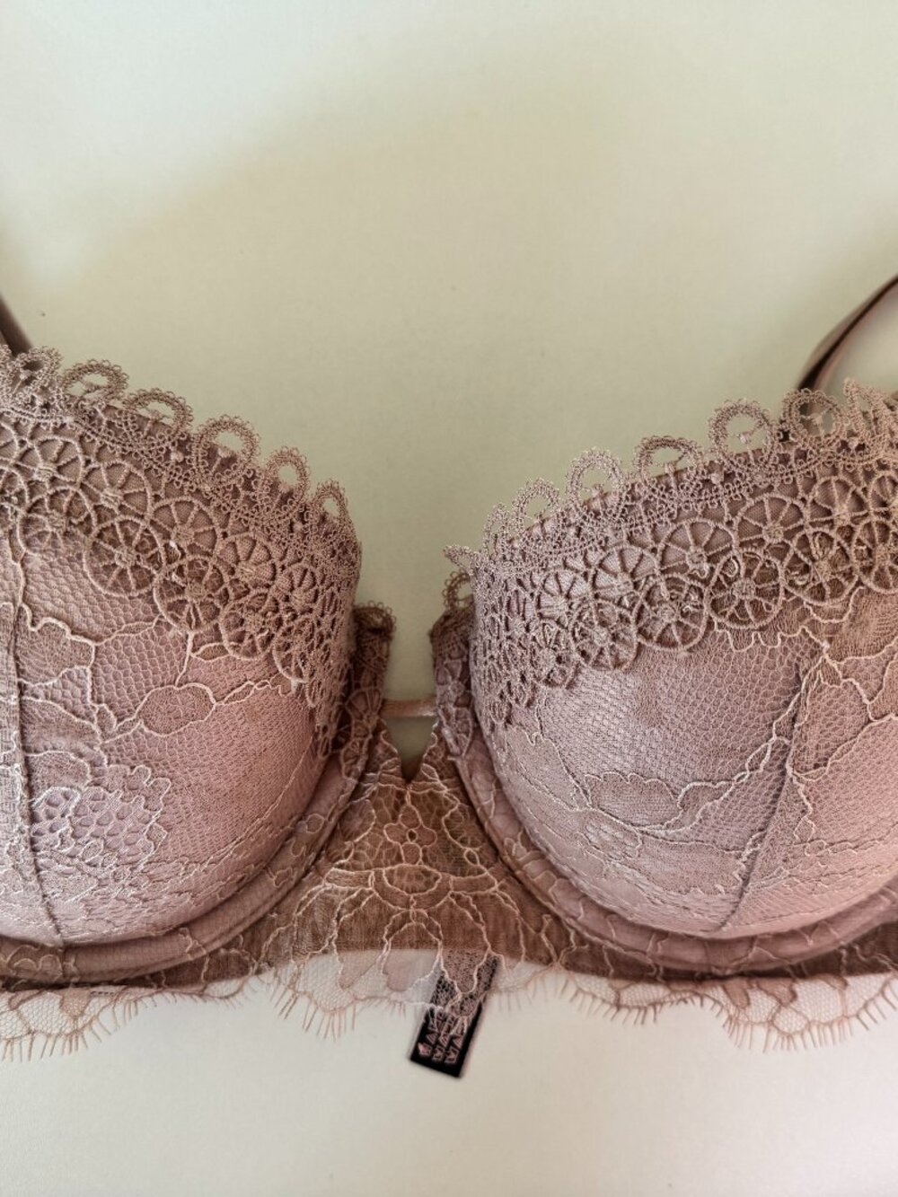 Victoria’s Secret 34D Mauve Lace Balconette Bra NWOT